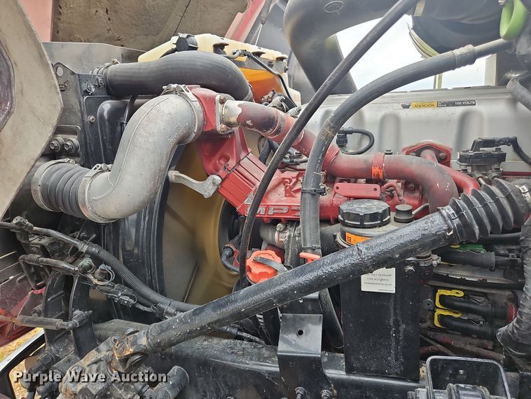 image for item OJ9867 2012 Mack CXU613 semi truck