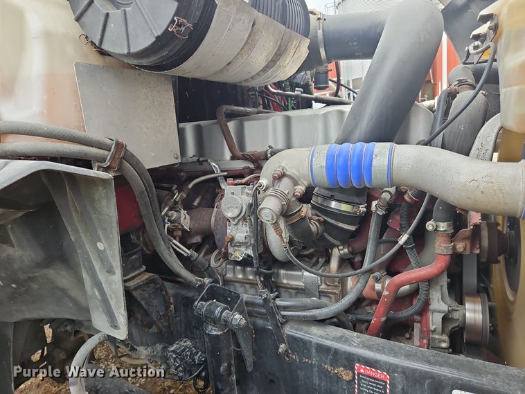 image for item OJ9867 2012 Mack CXU613 semi truck