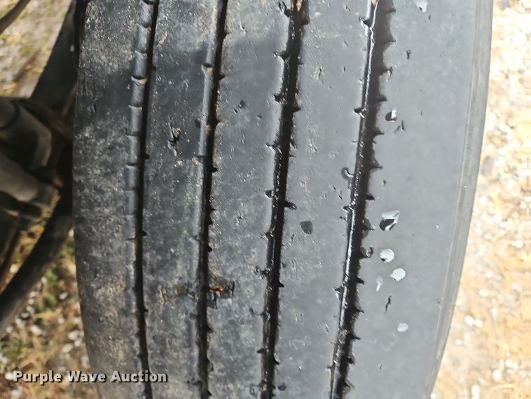 image for item OJ9867 2012 Mack CXU613 semi truck