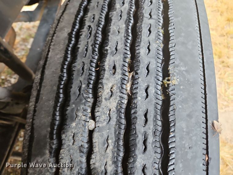 image for item OJ9867 2012 Mack CXU613 semi truck