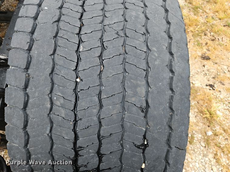 image for item OJ9867 2012 Mack CXU613 semi truck