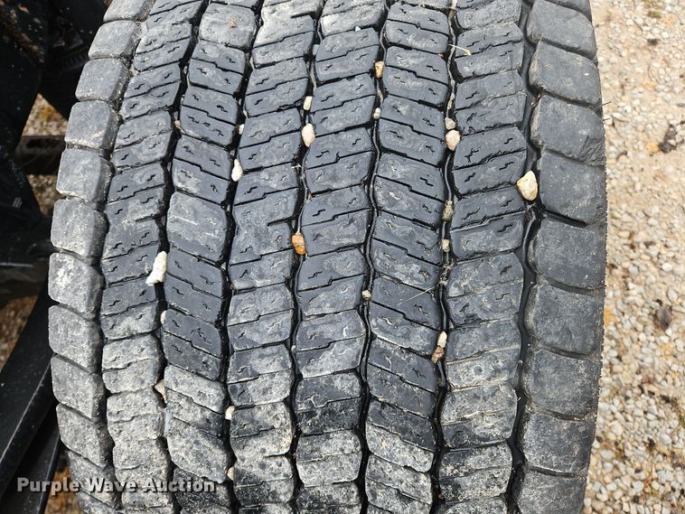 image for item OJ9867 2012 Mack CXU613 semi truck