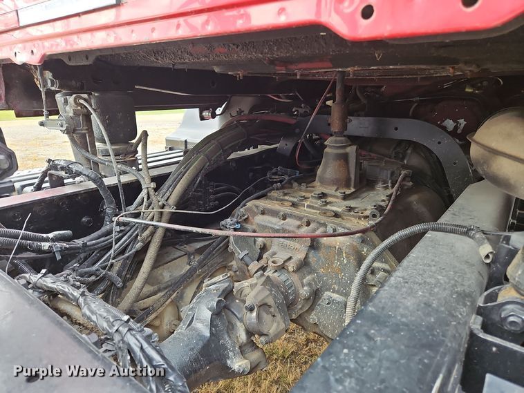 image for item OJ9870 2013 Mack CXU semi truck