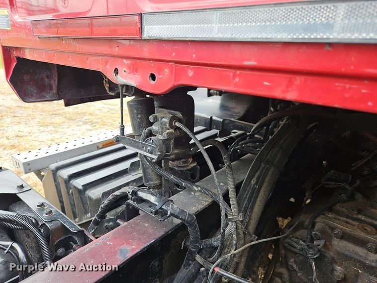 image for item OJ9870 2013 Mack CXU semi truck