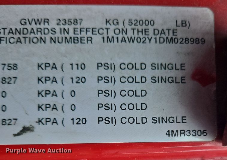 image for item OJ9870 2013 Mack CXU semi truck