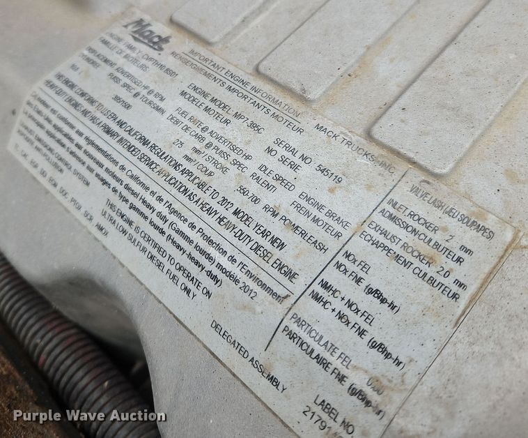 image for item OJ9870 2013 Mack CXU semi truck