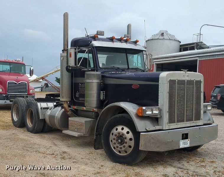 image for item OJ9872 2002 Peterbilt  379 semi truck