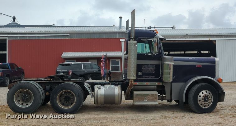 image for item OJ9872 2002 Peterbilt  379 semi truck