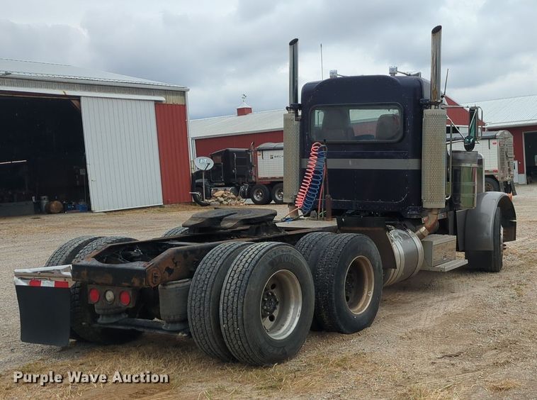image for item OJ9872 2002 Peterbilt  379 semi truck