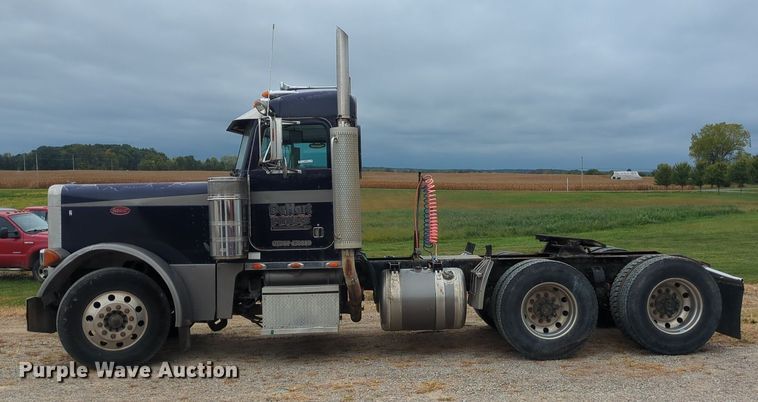 image for item OJ9872 2002 Peterbilt  379 semi truck