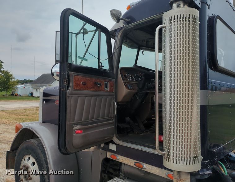 image for item OJ9872 2002 Peterbilt  379 semi truck