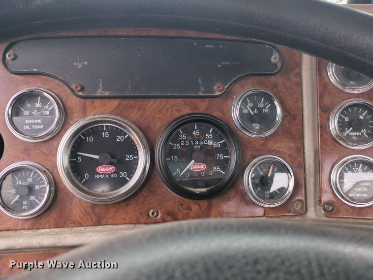 image for item OJ9872 2002 Peterbilt  379 semi truck