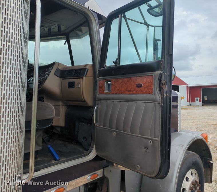 image for item OJ9872 2002 Peterbilt  379 semi truck