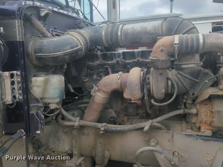 image for item OJ9872 2002 Peterbilt  379 semi truck