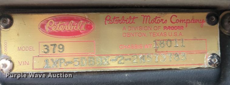 image for item OJ9872 2002 Peterbilt  379 semi truck