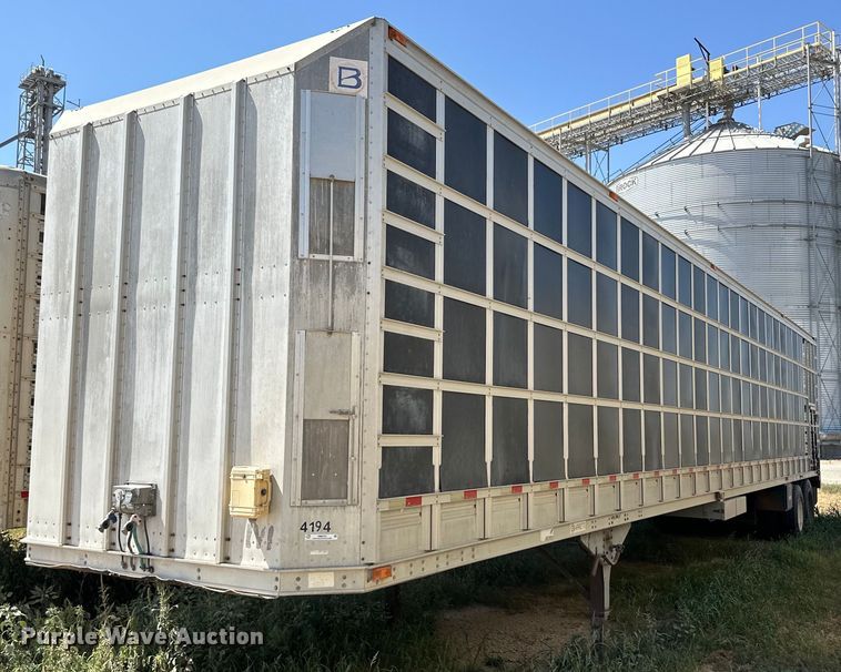 image for item OM9721 2007 Barrett livestock trailer