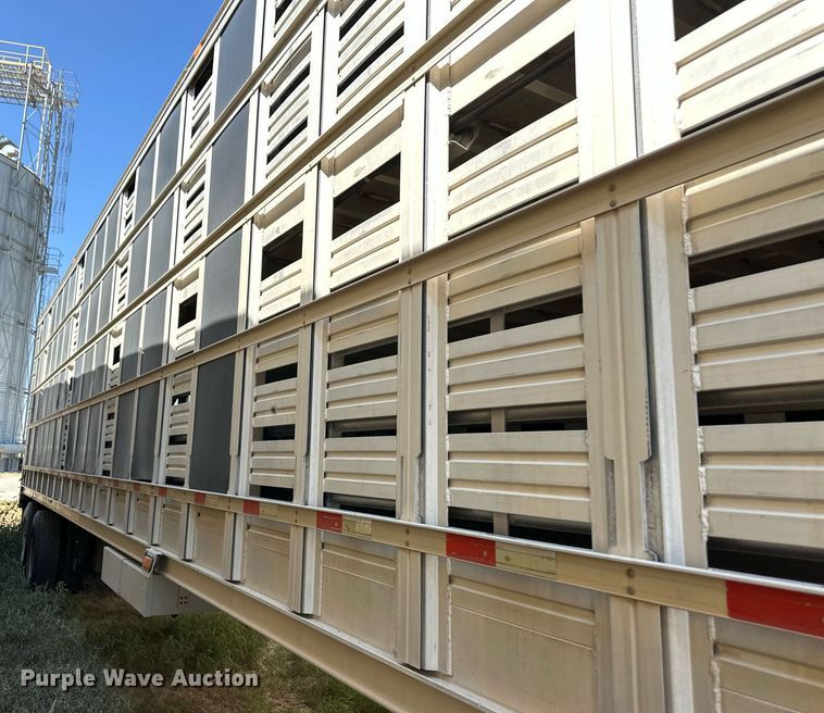 image for item OM9721 2007 Barrett livestock trailer