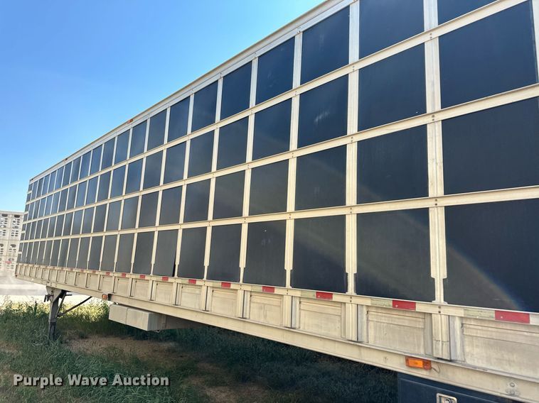 image for item OM9721 2007 Barrett livestock trailer
