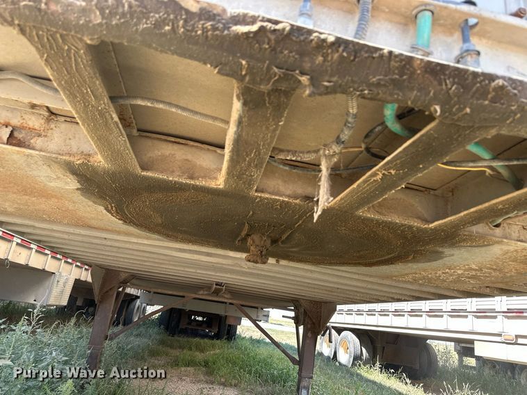 image for item OM9721 2007 Barrett livestock trailer