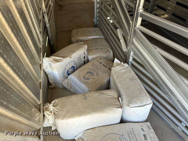 image for item OM9721 2007 Barrett livestock trailer