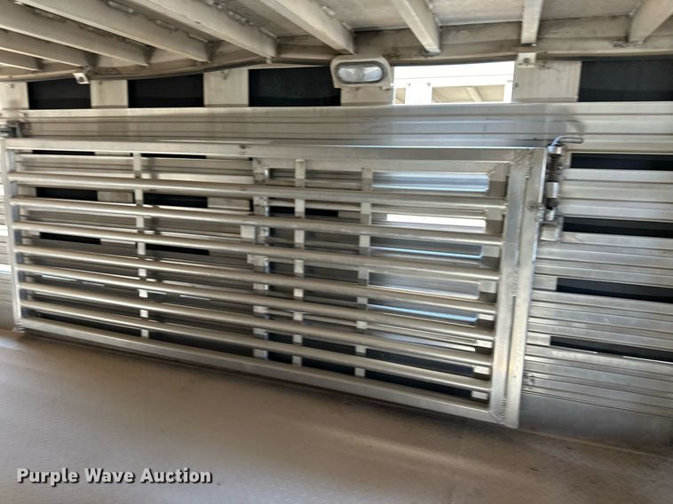 image for item OM9721 2007 Barrett livestock trailer