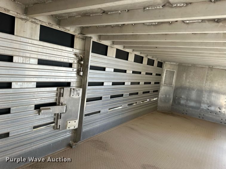 image for item OM9721 2007 Barrett livestock trailer