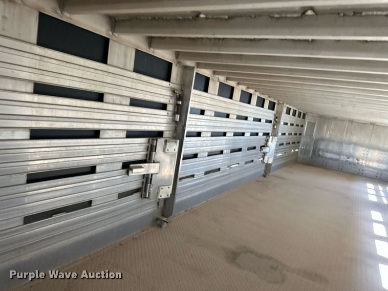 image for item OM9721 2007 Barrett livestock trailer