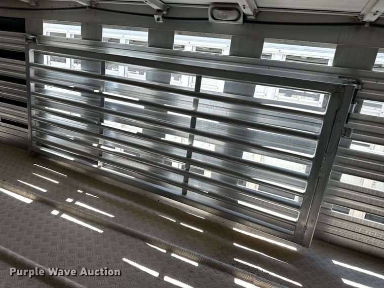 image for item OM9721 2007 Barrett livestock trailer