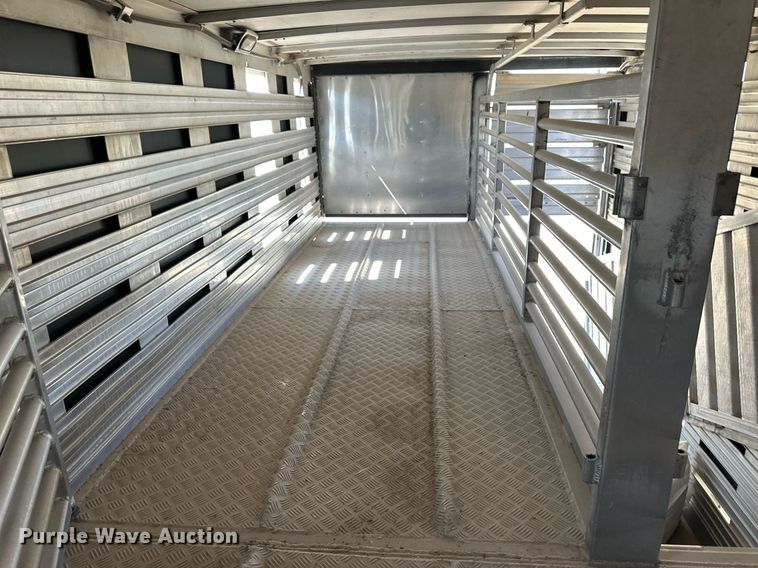 image for item OM9721 2007 Barrett livestock trailer