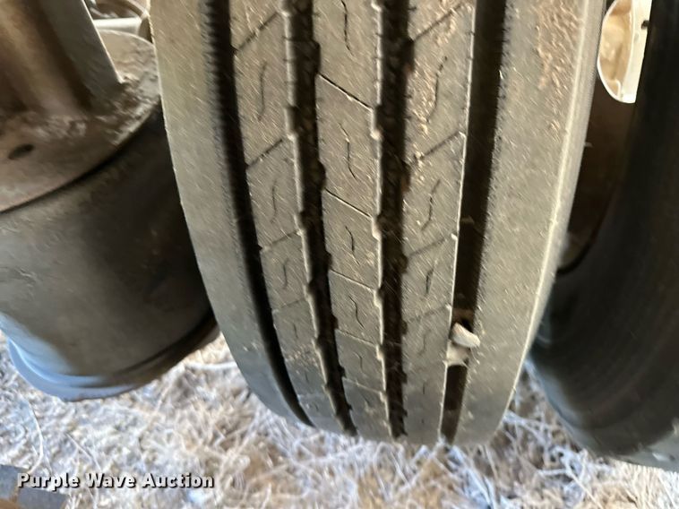 image for item OM9721 2007 Barrett livestock trailer