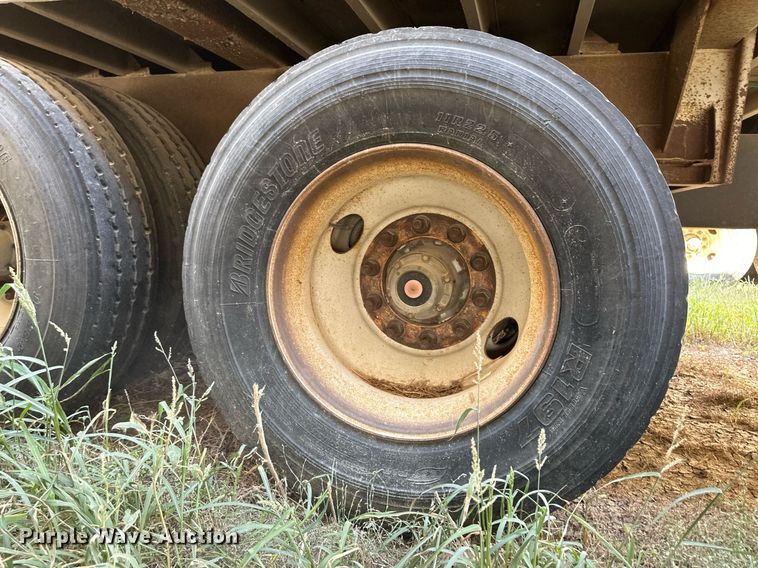 image for item OM9721 2007 Barrett livestock trailer