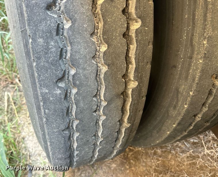 image for item OM9721 2007 Barrett livestock trailer