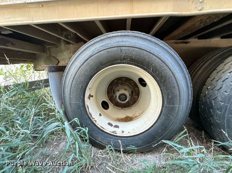 image for item OM9721 2007 Barrett livestock trailer