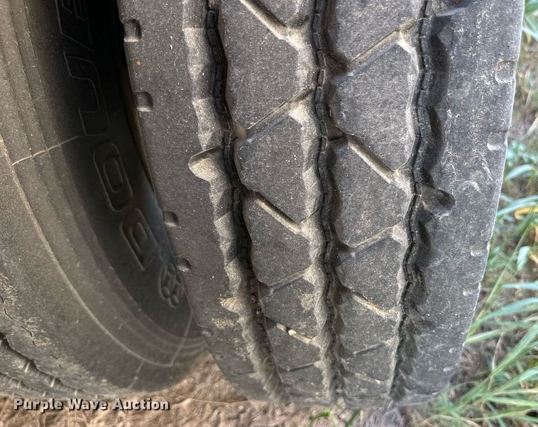 image for item OM9721 2007 Barrett livestock trailer