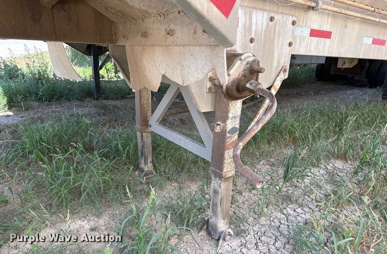 image for item OM9722 2005 Pinson feed delivery trailer