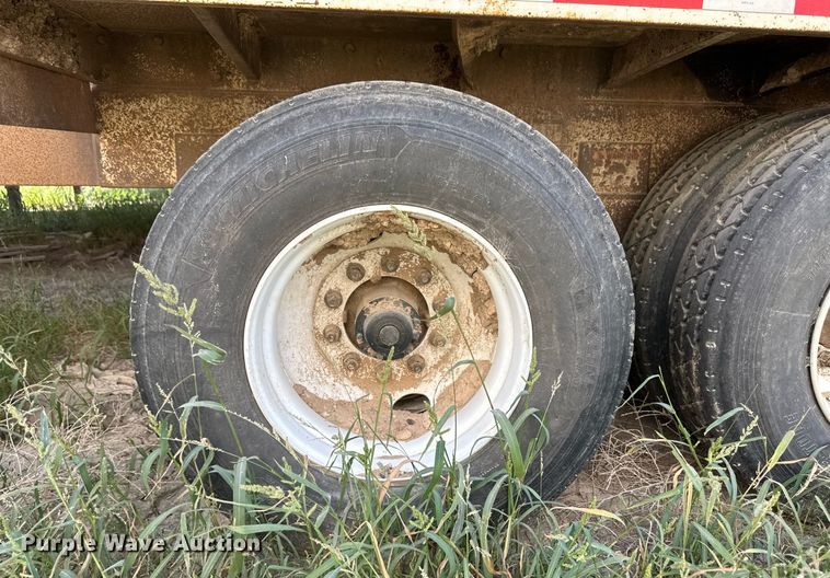 image for item OM9722 2005 Pinson feed delivery trailer