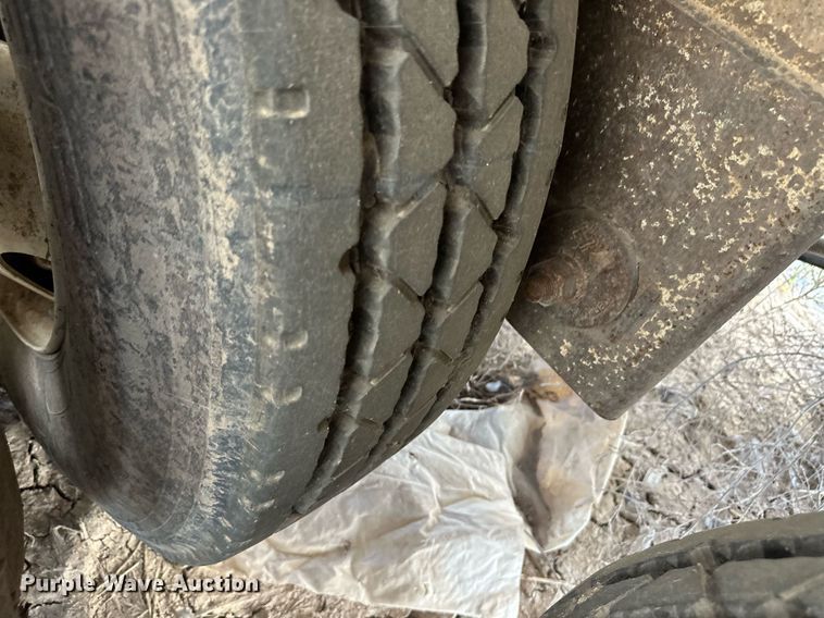 image for item OM9722 2005 Pinson feed delivery trailer