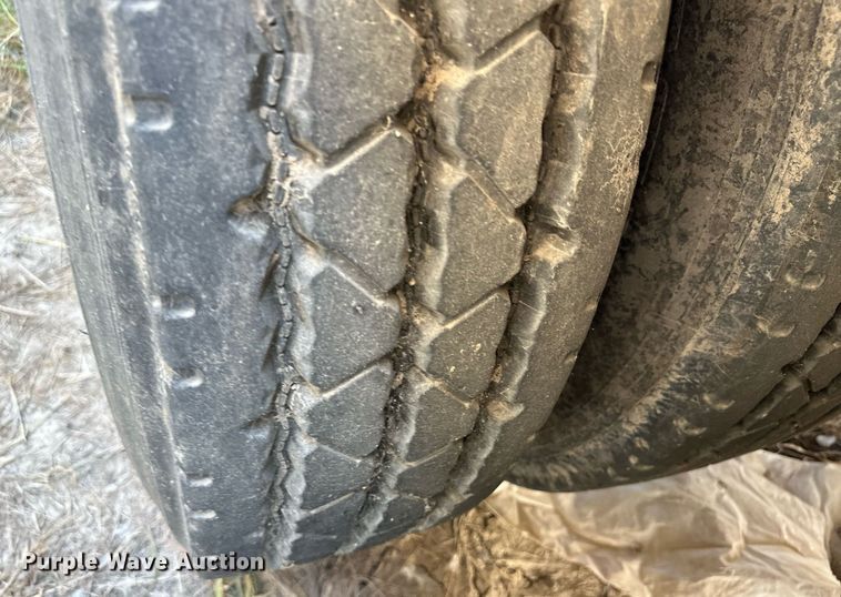 image for item OM9722 2005 Pinson feed delivery trailer