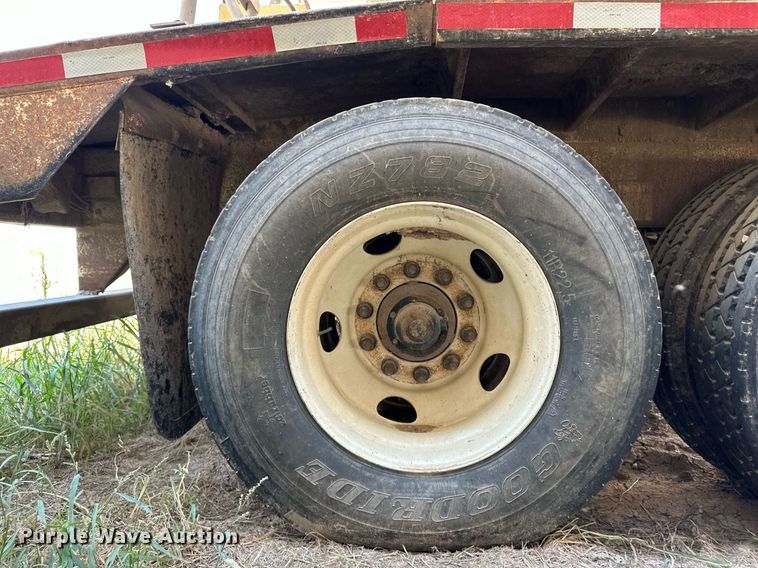 image for item OM9722 2005 Pinson feed delivery trailer