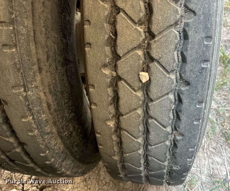 image for item OM9722 2005 Pinson feed delivery trailer