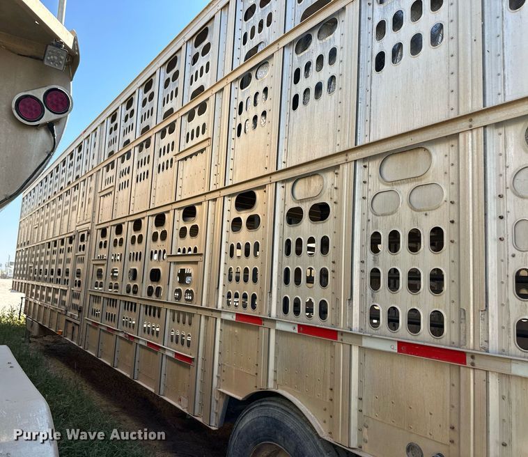 image for item OM9723 2008 Barrett livestock trailer