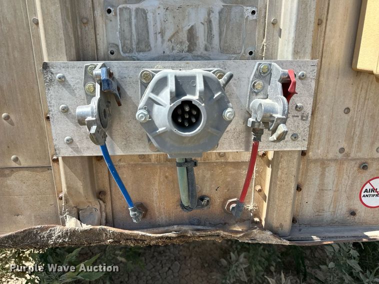 image for item OM9723 2008 Barrett livestock trailer