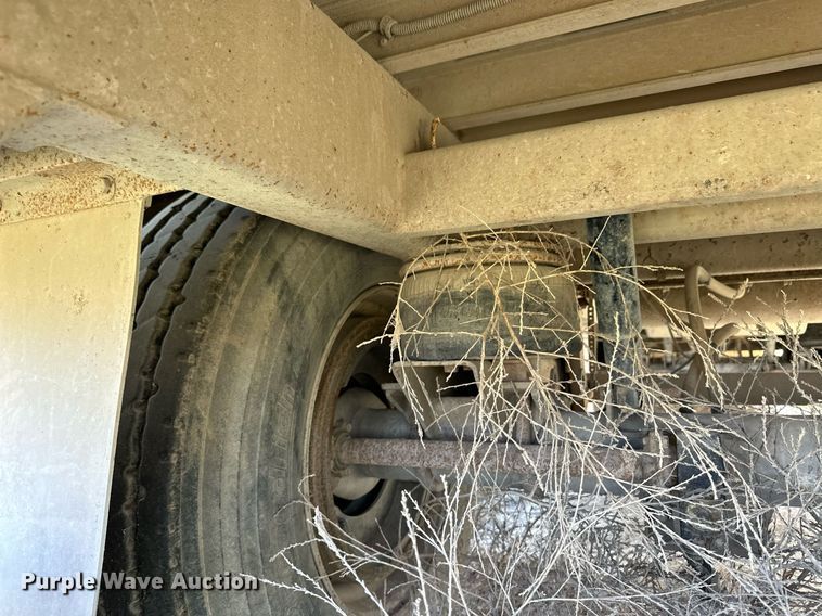 image for item OM9723 2008 Barrett livestock trailer