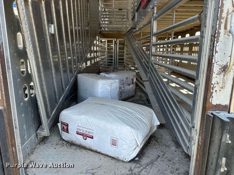 image for item OM9723 2008 Barrett livestock trailer