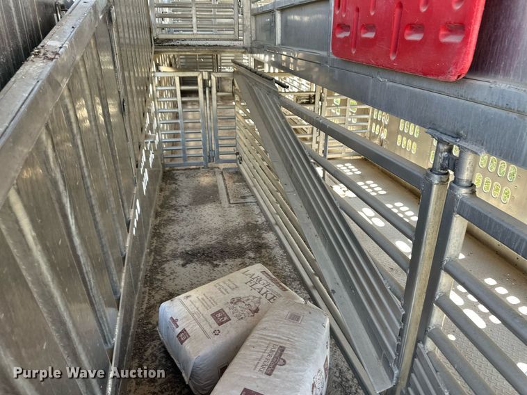 image for item OM9723 2008 Barrett livestock trailer