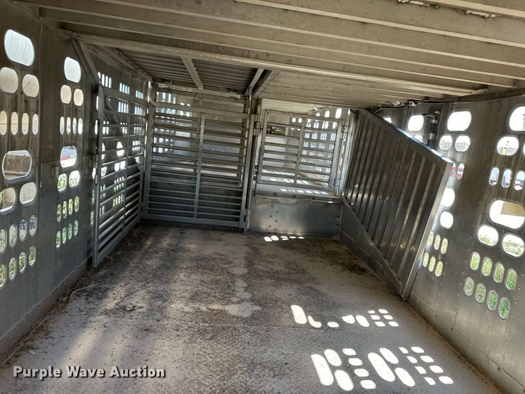 image for item OM9723 2008 Barrett livestock trailer