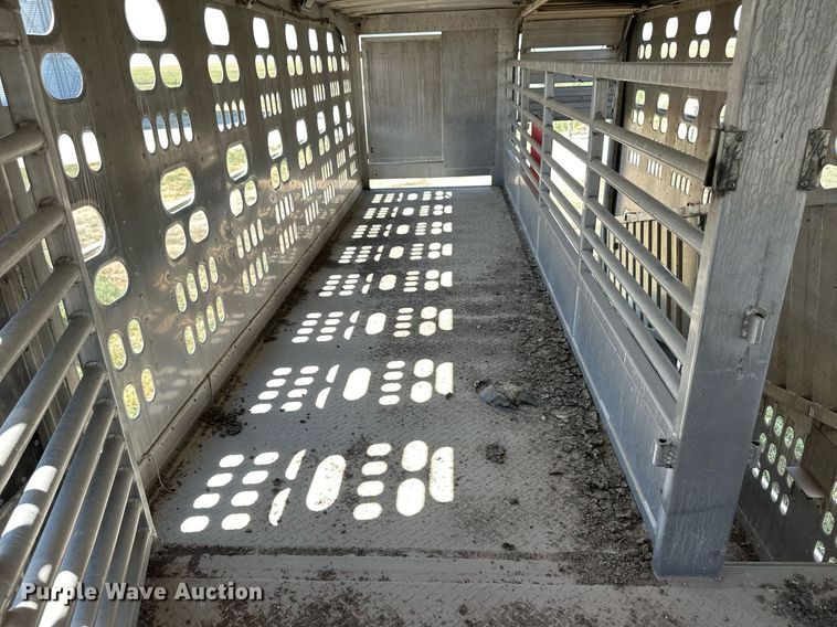 image for item OM9723 2008 Barrett livestock trailer