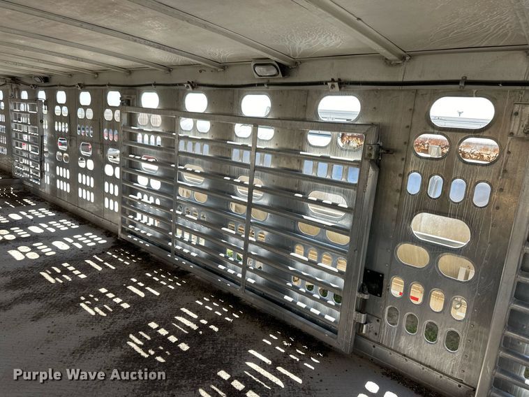 image for item OM9723 2008 Barrett livestock trailer