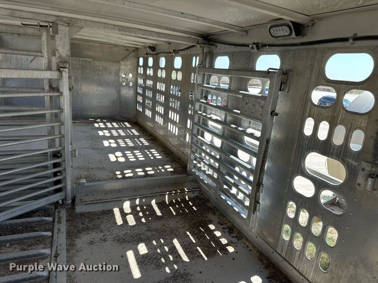 image for item OM9723 2008 Barrett livestock trailer