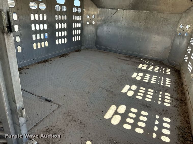 image for item OM9723 2008 Barrett livestock trailer